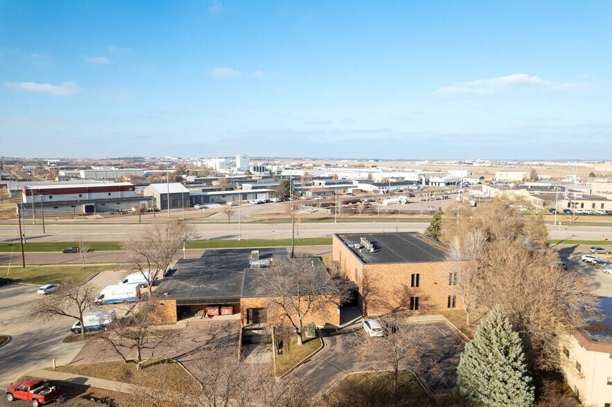 More Photos Of 621 W Russell St, Sioux Falls Office For Lease