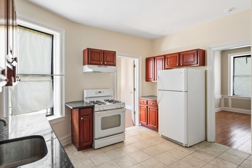 More Photos Of 596 Wyona St, Brooklyn Apartments For Sale