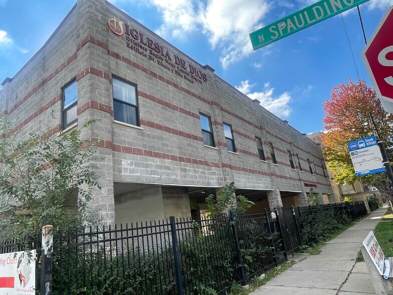 More Photos Of 3305 W Division St, Chicago Office For Lease