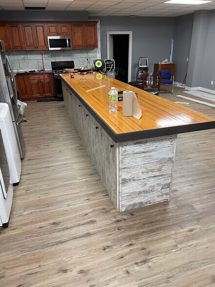 More Photos Of 7032 N Dixie Dr, Dayton Warehouse For Lease