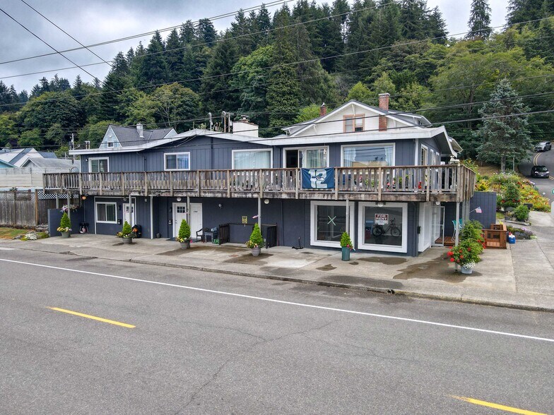 Primary Photo Of 582 Winchester Ave, Reedsport Storefront Retail Residential For Sale