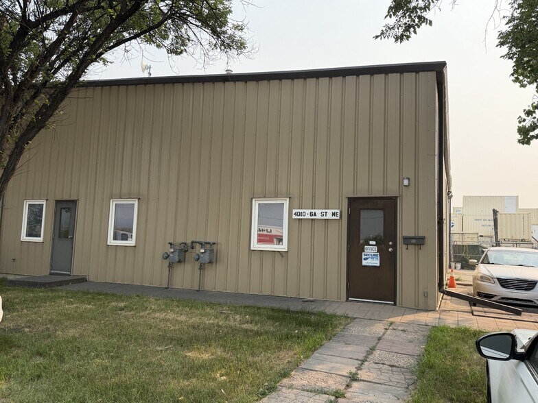 More Photos Of 4010-4020 6a St NE, Calgary Warehouse For Lease
