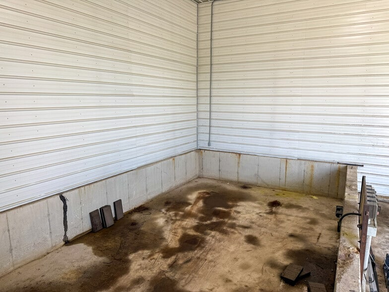 More Photos Of 14 1st SE st, Dodge Center Industrial For Sale