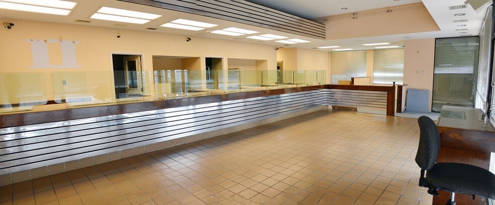 More Photos Of 4602 St. Stephens Rd, Mobile Bank For Sale