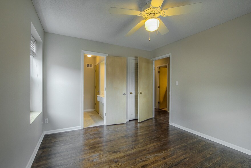 More Photos Of 7504 Wyoming St, Kansas City Apartments For Sale