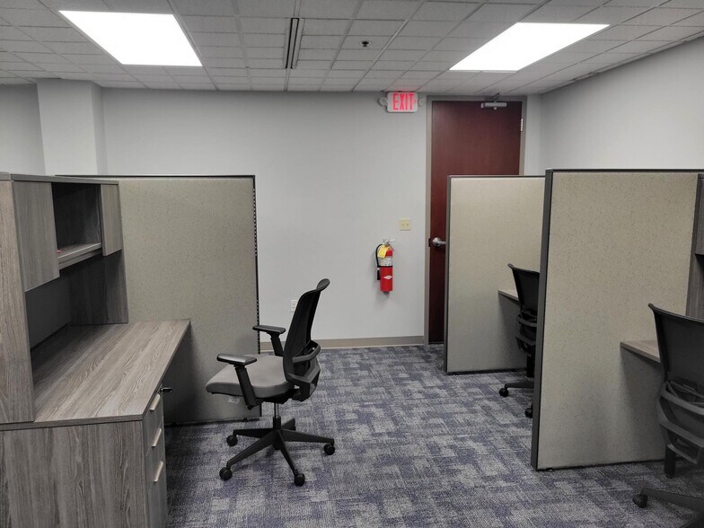 More Photos Of 8001 Broadway, Merrillville Office For Lease