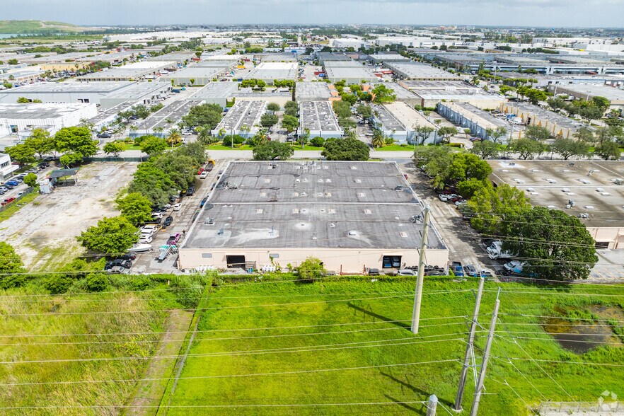 More Photos Of 8280-8298 NW 64th St, Miami Industrial For Sale