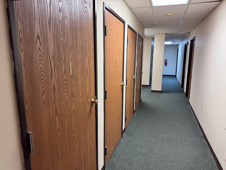 More Photos Of 243 E Main St, Alliance Apartments For Sale