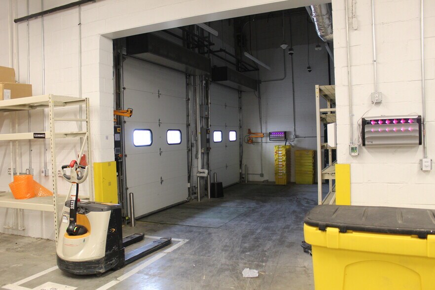 More Photos Of 6711 Ritchie Hwy, Glen Burnie General Retail For Lease