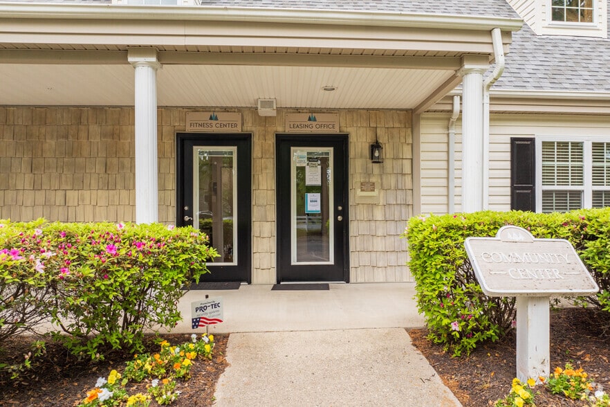 More Photos Of 1201 Edenham Ct, Virginia Beach Apartments For Sale