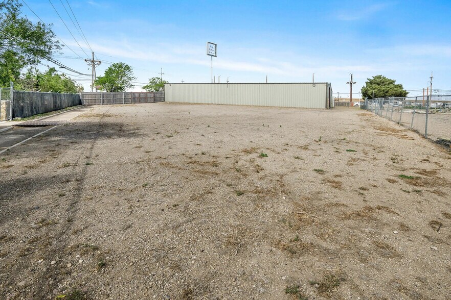 More Photos Of 5980 Arden Rd, Amarillo Warehouse For Lease