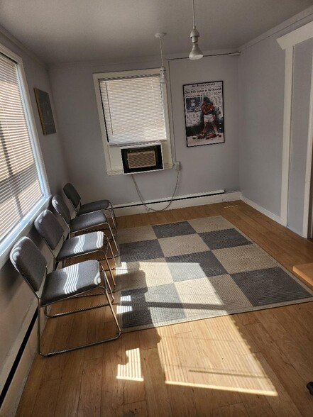 More Photos Of 5301 Harford Rd, Baltimore Office For Sale