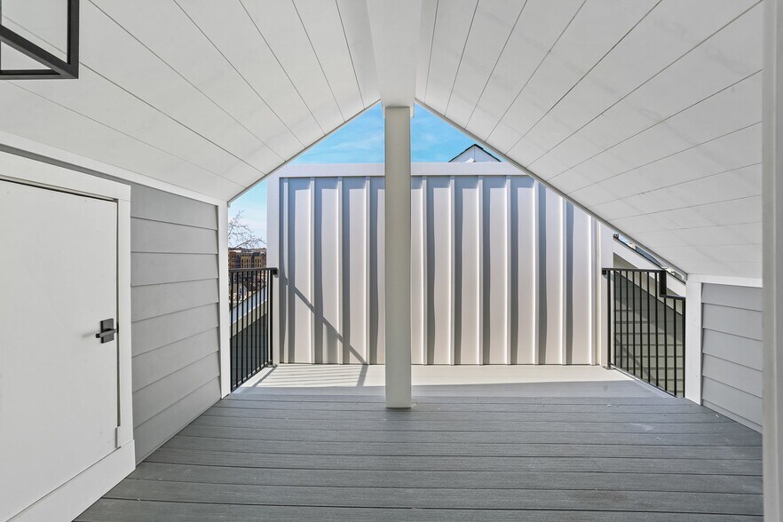 More Photos Of 25 Henry St, Greenwich Apartments For Sale