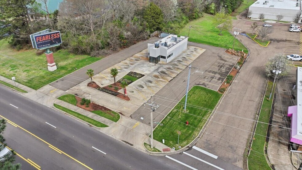 More Photos Of 1900 E County Line Rd, Ridgeland Fast Food For Sale