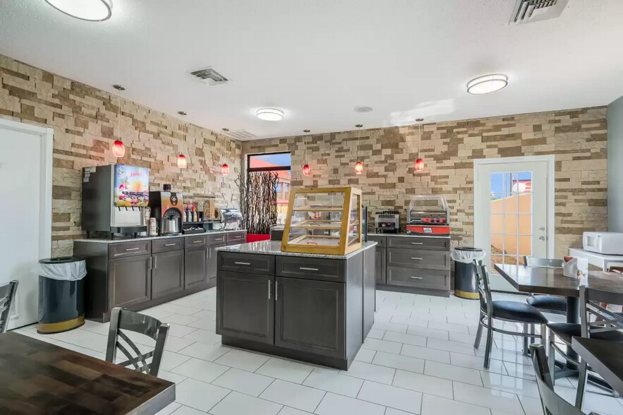 More Photos Of 2015 Military Rd, Columbus Hotel For Sale