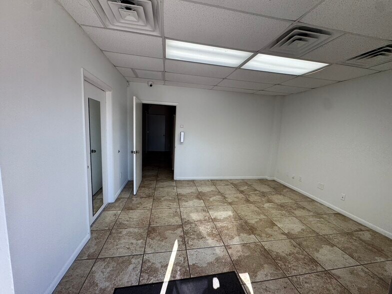More Photos Of 1161 Sun Century Rd, Naples Warehouse For Lease