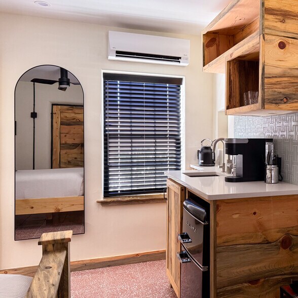 More Photos Of 516 Austin St, Truth Or Consequences Hotel For Sale