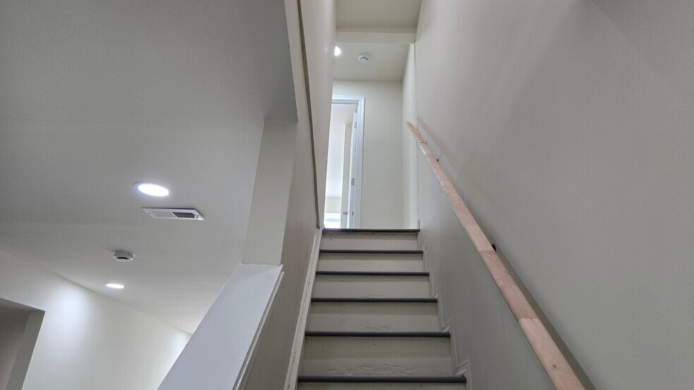 More Photos Of 592 Old Town Mall, Baltimore Storefront Retail Residential For Sale