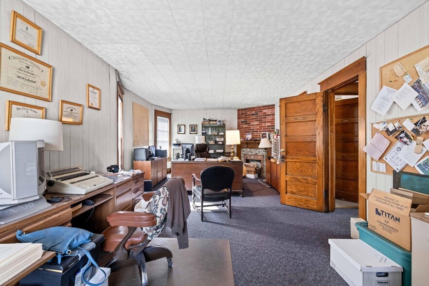 More Photos Of 1975 Seneca St, Buffalo Office For Sale