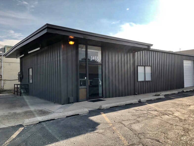 More Photos Of 1455-1463 W Center St, Orem Showroom For Lease