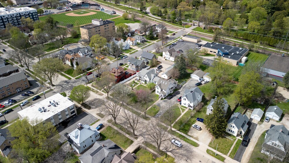 More Photos Of 707 E Center St, Rochester Apartments For Sale