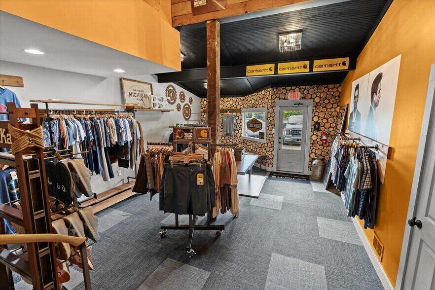 More Photos Of 104 S Leroy St, Fenton Storefront Retail Residential For Sale