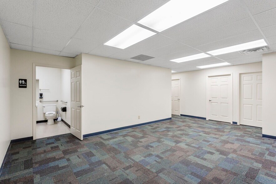 More Photos Of 9986 Spotswood Trl, Mc Gaheysville Office For Lease