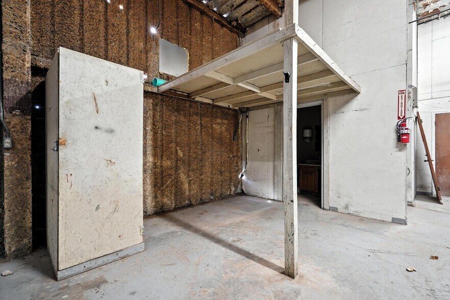 More Photos Of 926 Energy Dr, Abilene Warehouse For Lease