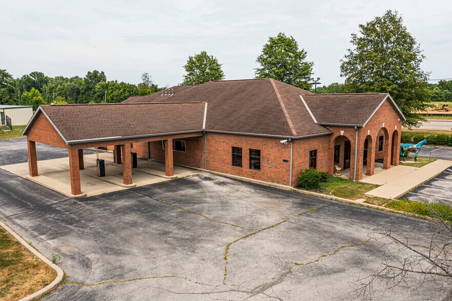 More Photos Of 7215 Riverport Plaza Dr, Louisville Freestanding For Sale