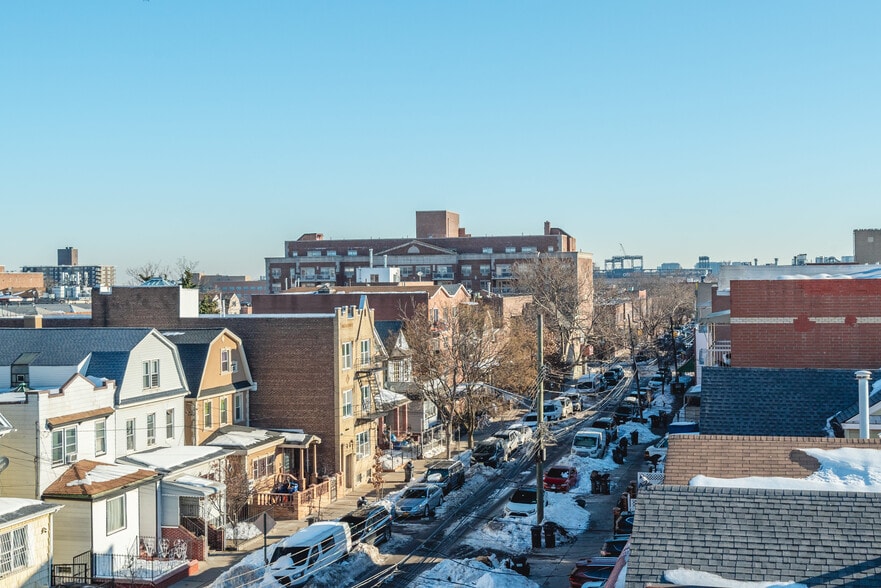 More Photos Of 10430 39th Ave, Corona Apartments For Sale