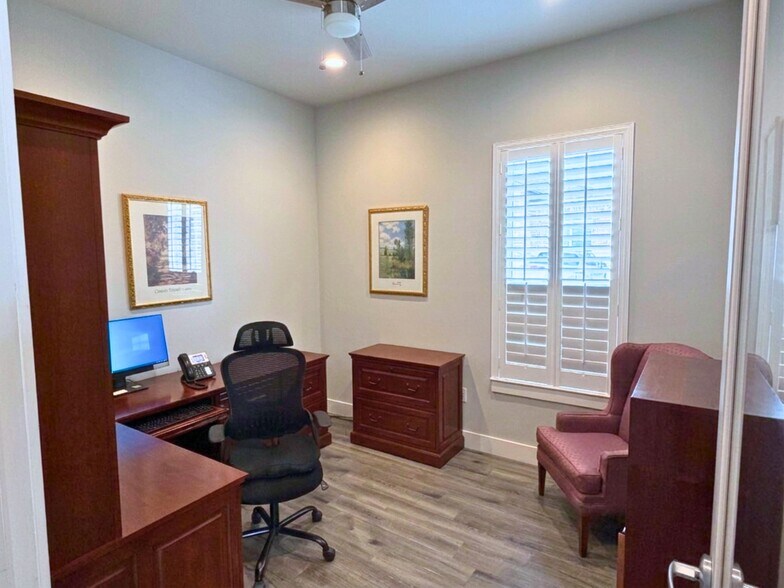 More Photos Of 3309 Forest Creek Dr, Round Rock Office For Sale