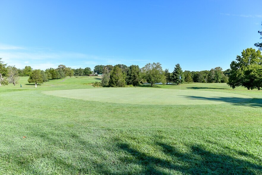 More Photos Of 36 Wedgewood Dr, Farmville Golf Course Driving Range For Sale