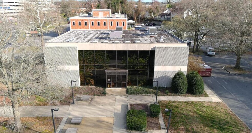 Primary Photo Of 304 W Carroll St, Salisbury Office For Lease