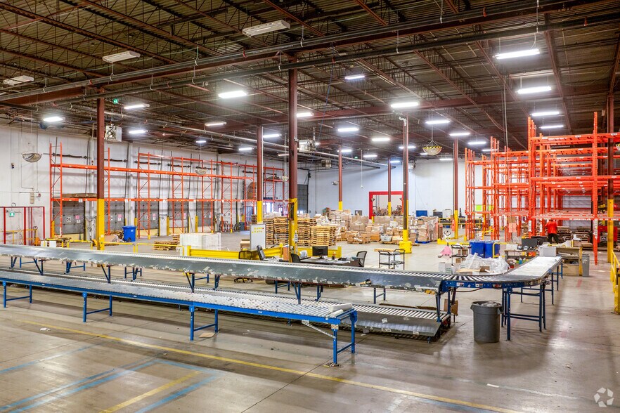 More Photos Of 475 Admiral Blvd, Mississauga Warehouse For Lease