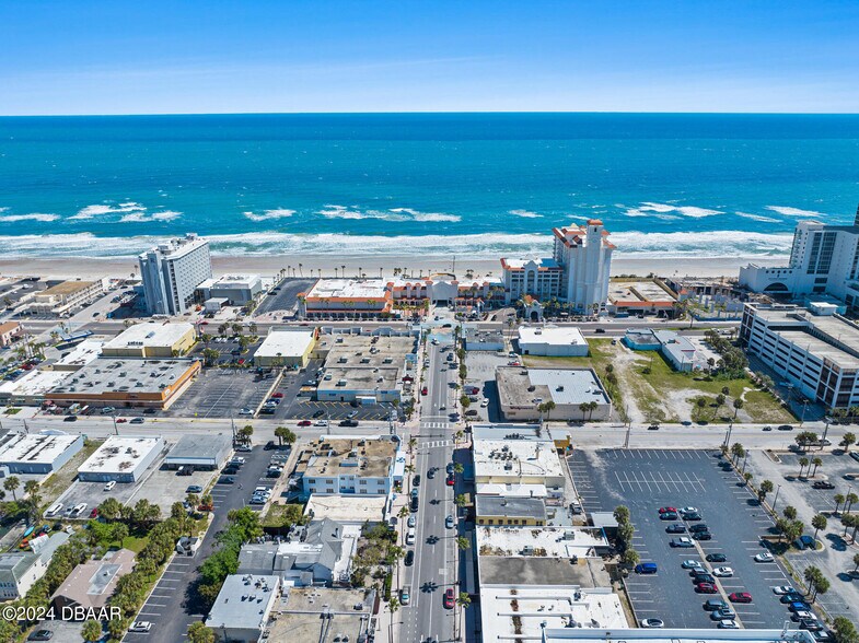 More Photos Of 546 Seabreeze Blvd, Daytona Beach Bar For Lease