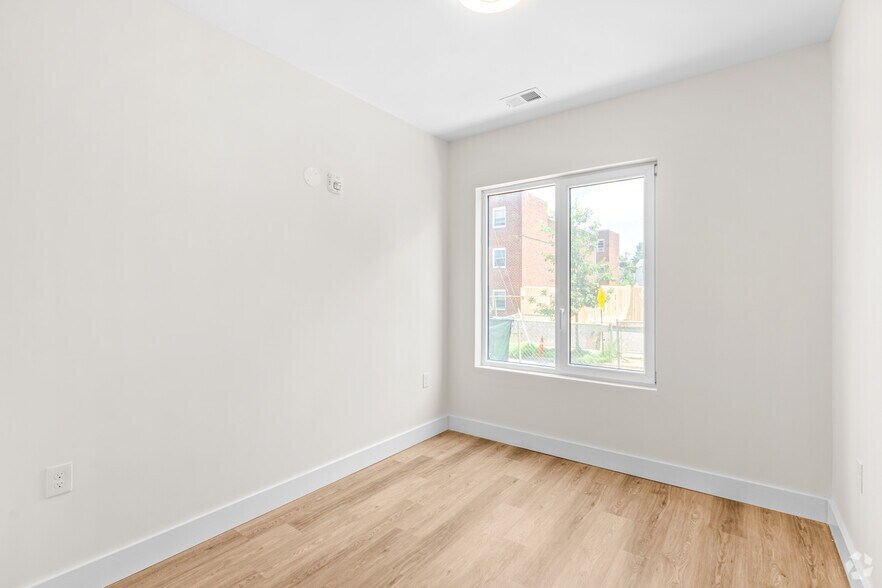 More Photos Of 1415 Young St SE, Washington Apartments For Sale