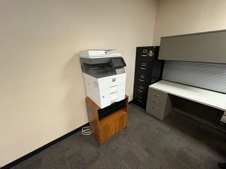 More Photos Of 3550 N Washington Blvd, Indianapolis Medical For Lease