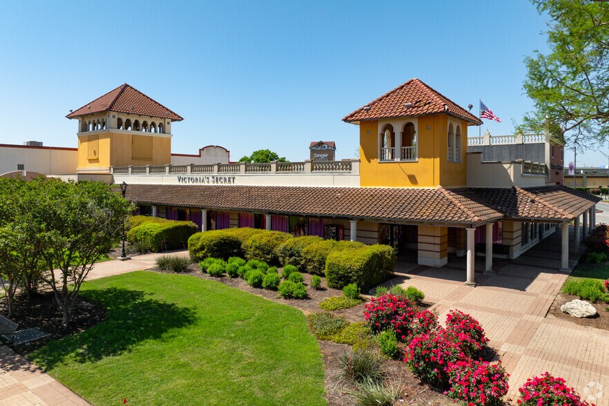 More Photos Of 3939 S Interstate 35 S, San Marcos Unknown For Lease