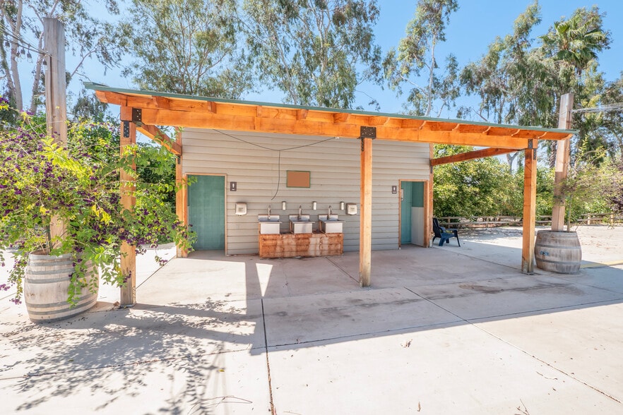 More Photos Of 2083 Grace St, Riverside Multifamily For Sale