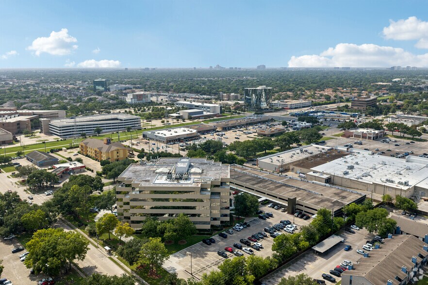 More Photos Of 2825 Wilcrest Dr, Houston Office For Lease