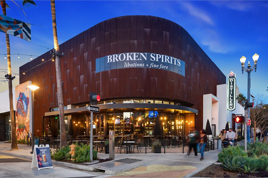 More Photos Of 300-325 The Promenade N, Long Beach General Retail For Sale