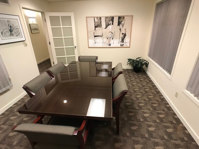 More Photos Of 521 SW Clay St, Portland Coworking Space