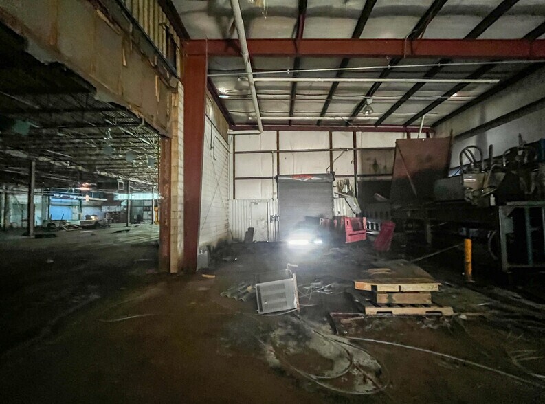 More Photos Of 296 Robert E Cox Rd, Corbin Manufacturing For Sale