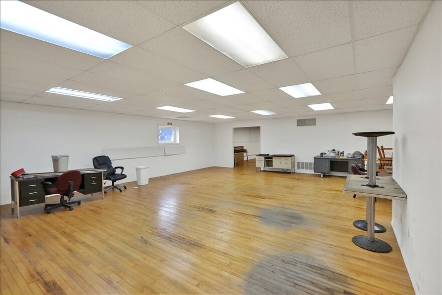 More Photos Of 345 N Main St, Bernville Industrial For Sale