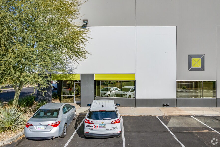 More Photos Of 23610 N 20th Dr, Phoenix Warehouse For Lease