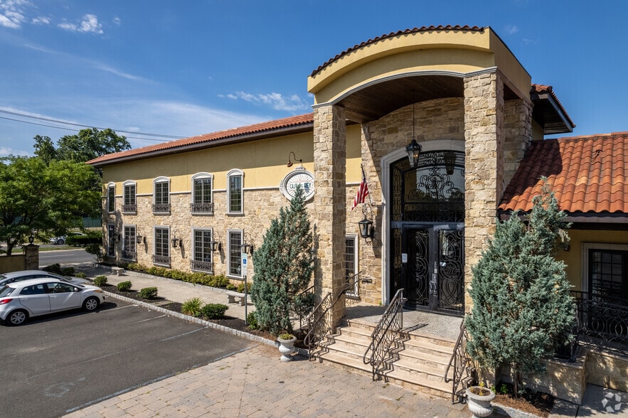 More Photos Of 147 W Westfield Ave, Roselle Park Storefront For Sale