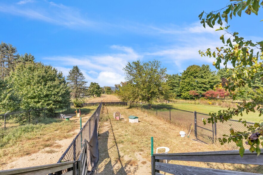 More Photos Of 203 Long Plain Rd, Whately Service For Sale