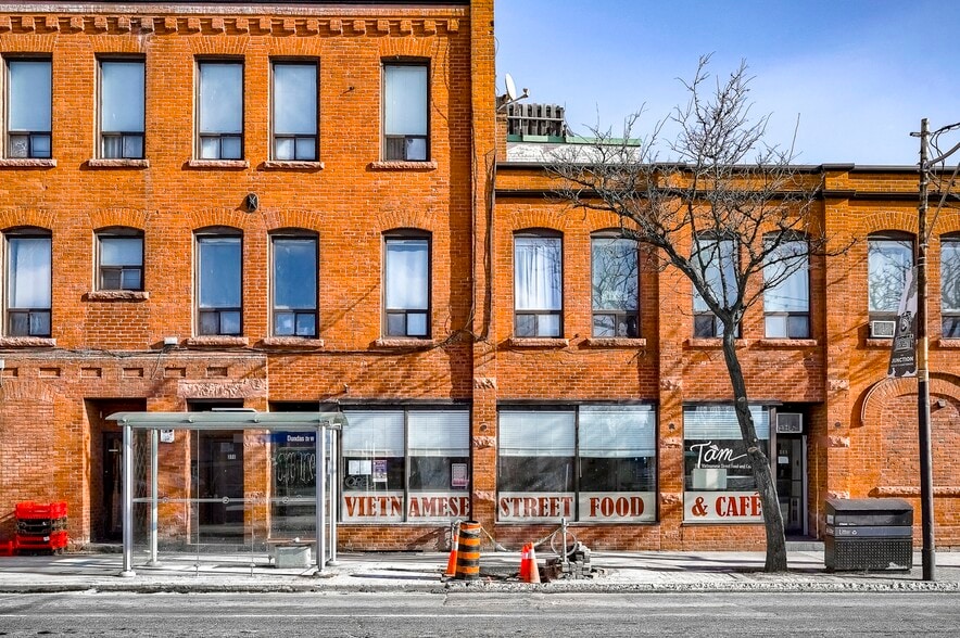 Primary Photo Of 369 Keele St, Toronto Restaurant For Lease