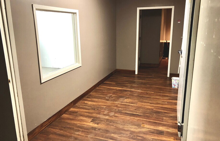 More Photos Of 431 Thames Ave, Winnipeg Office For Lease