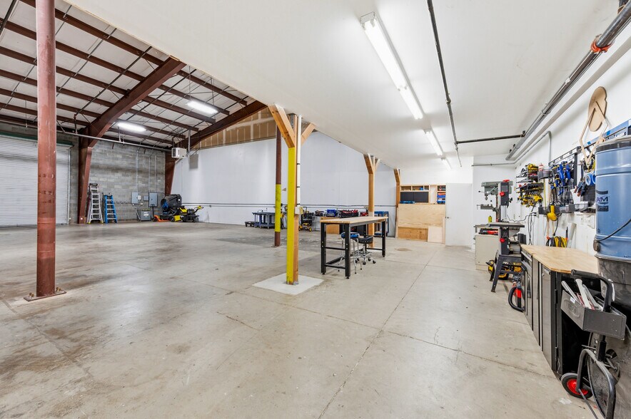 More Photos Of 17278-17310 Cattle Dr, Penn Valley Warehouse For Lease